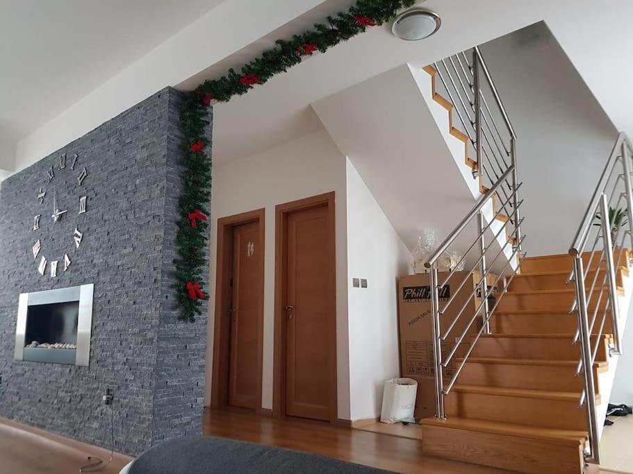 Mezonetovy Apartman V Centre Novej Dubnice Ilava Exteriör bild